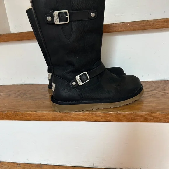 UGG Kensington Black Leather Moto Boots Size 5 - Picture 2 of 7